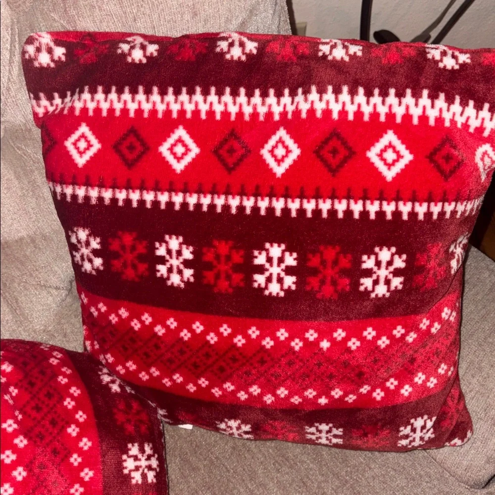 Set of 2 red & white Christmas throw pillows